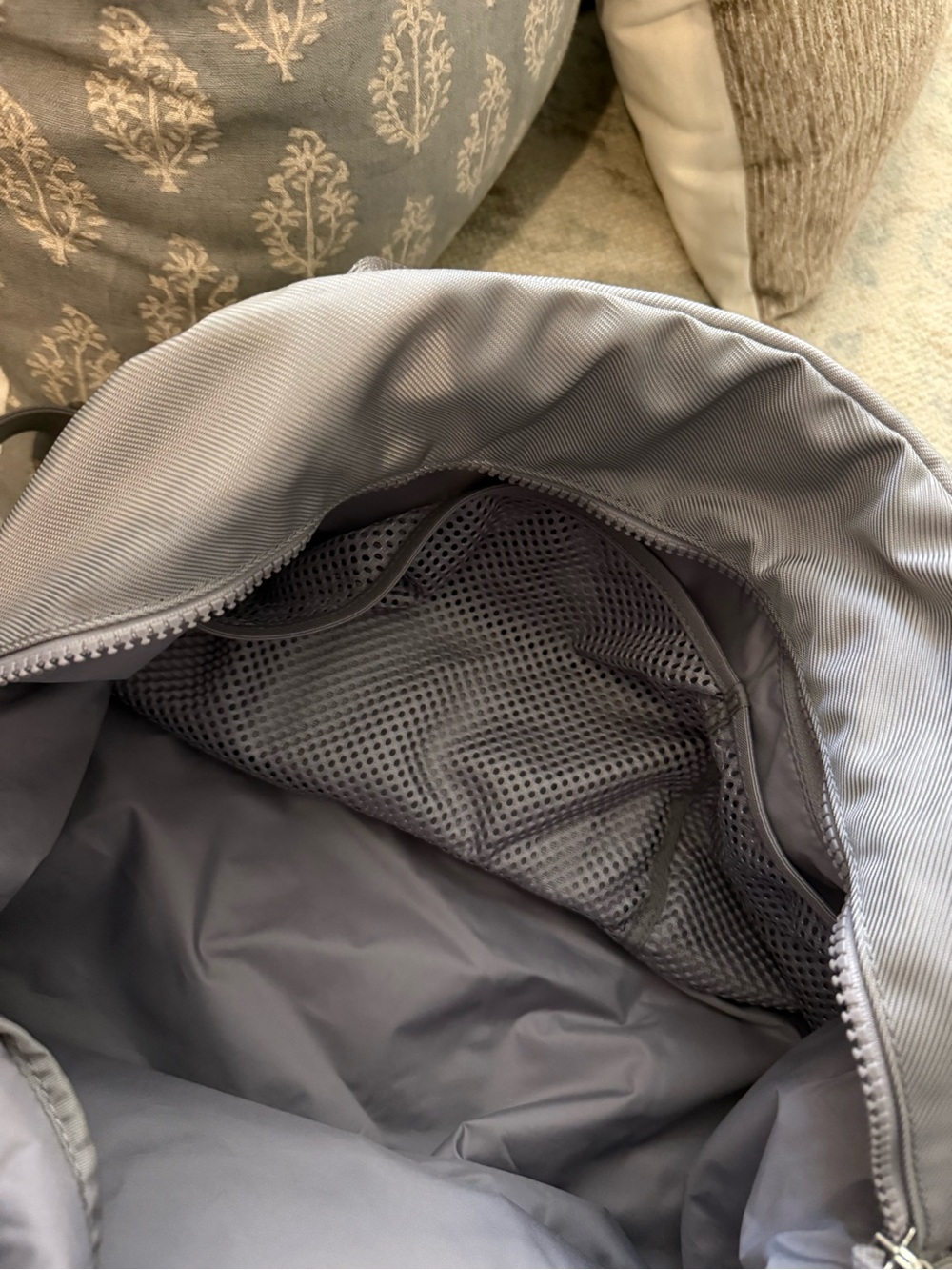 lululemon athletica Light Purple/ Gray Duffle Bag - Picture 4 of 7
